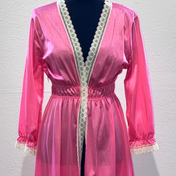Vintage pink with lace robe - Picture 10 of 14